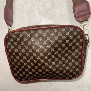 Close up pictures of the details of the coin pouch and crossbody purse.